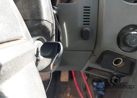 2011 Ford E-350 z USA, uszkodzony, nr VIN 1FT8W3BT5BEC24414